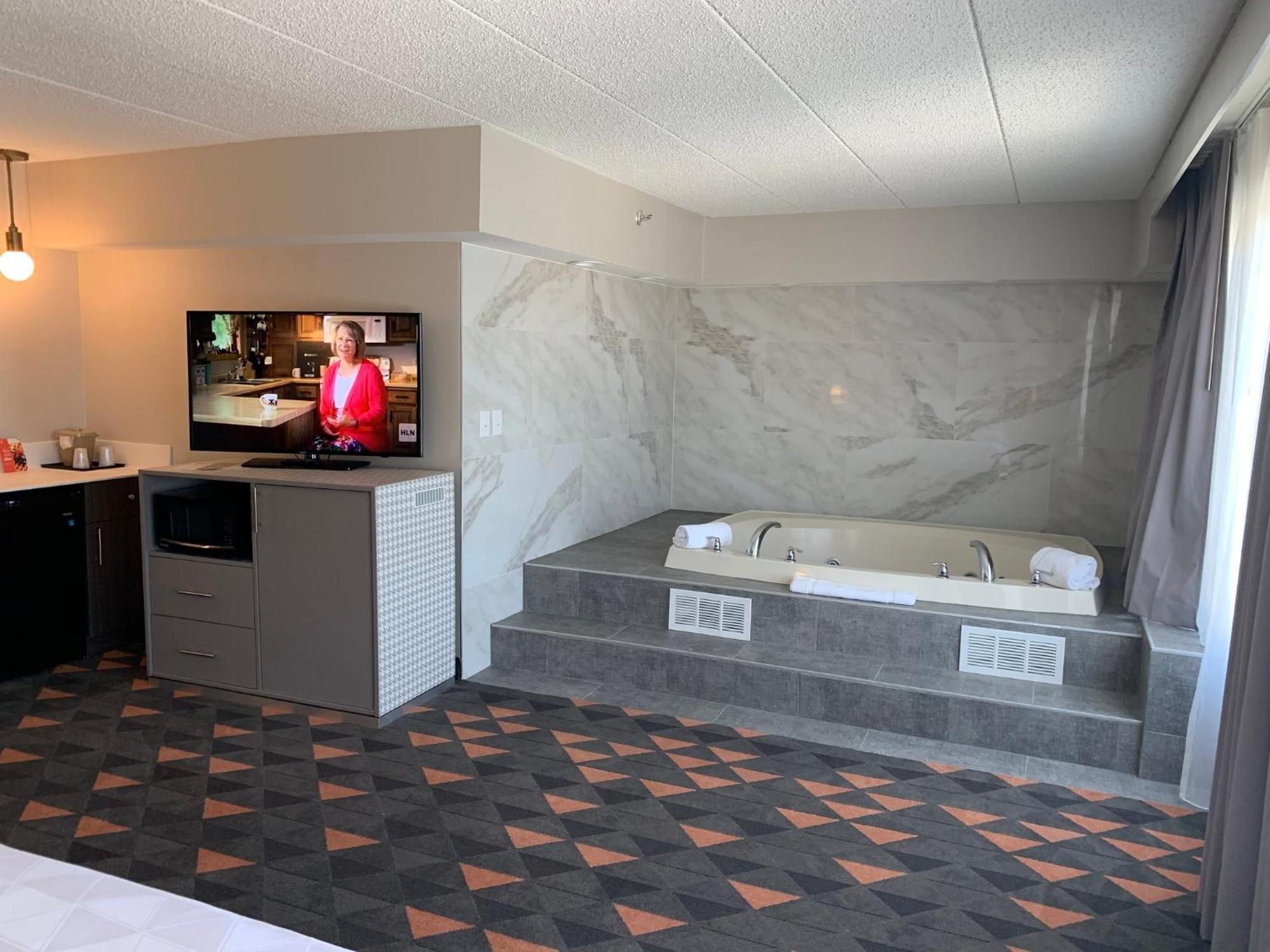 Holiday Inn Chicago Nw Crystal Lk Conv Ctr By Ihg Кристъл Лейк Екстериор снимка