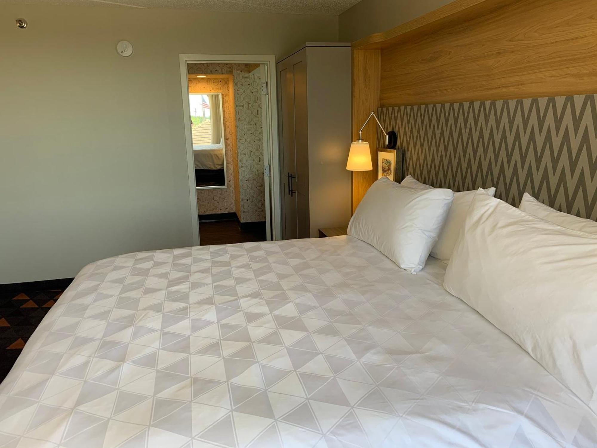 Holiday Inn Chicago Nw Crystal Lk Conv Ctr By Ihg Кристъл Лейк Екстериор снимка